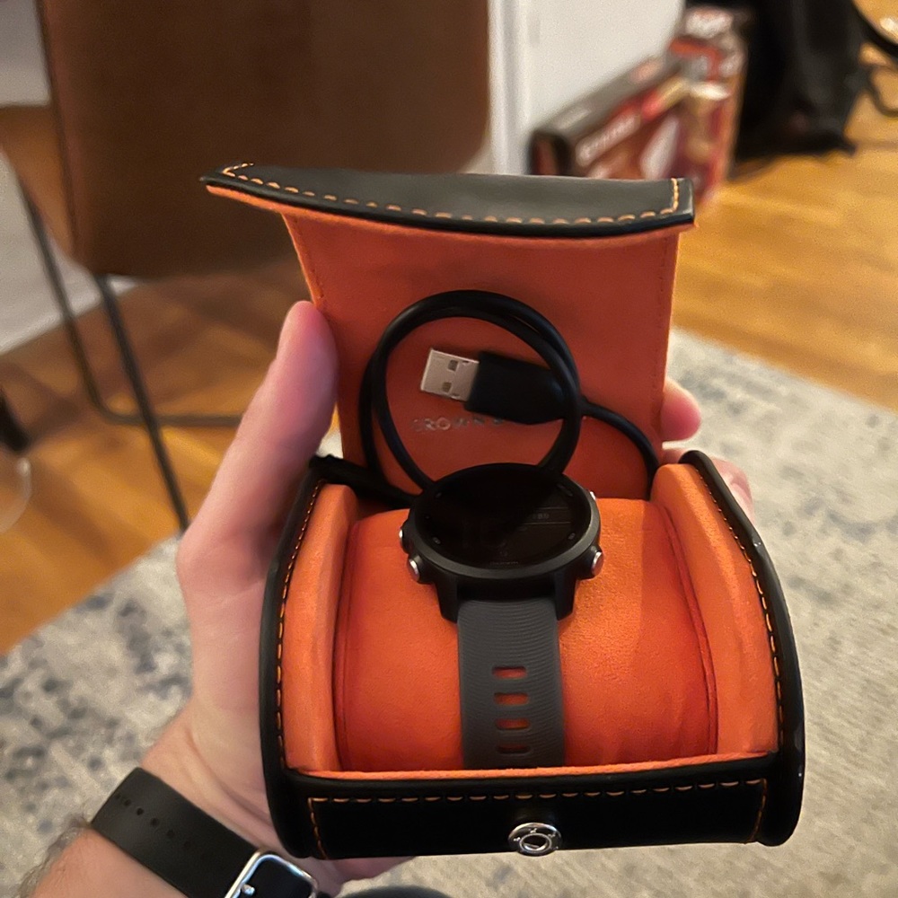 Garmin Forerunner 245 smartwatch in excellent condition!